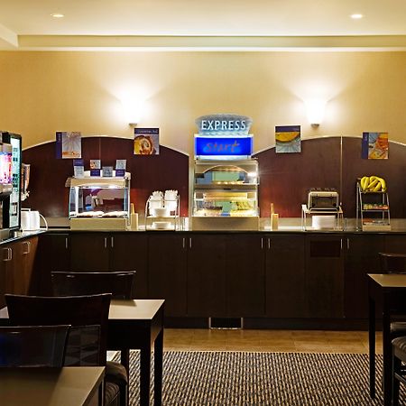 Holiday Inn Express & Suites-Regina-South By Ihg Екстериор снимка