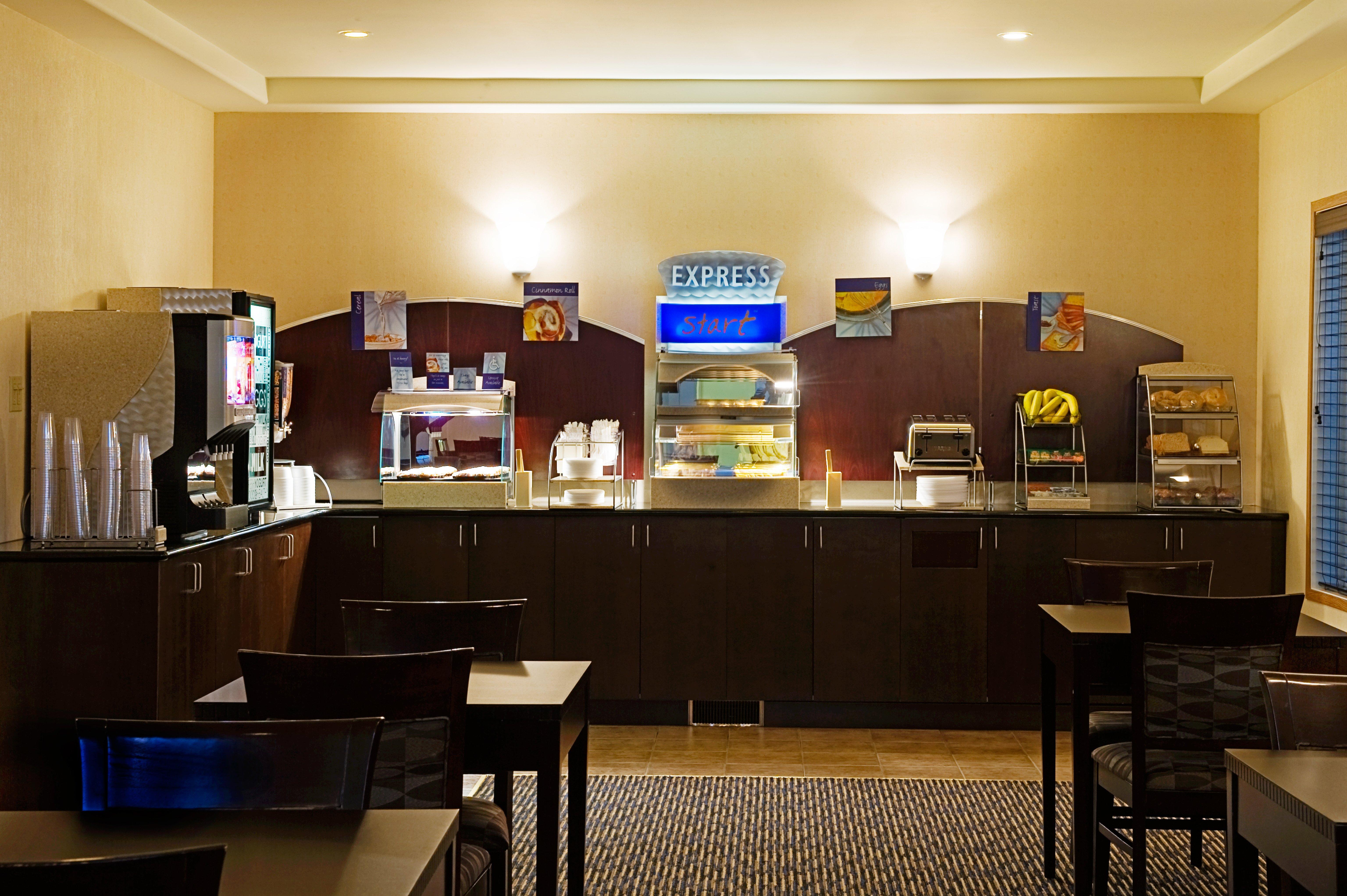 Holiday Inn Express & Suites-Regina-South By Ihg Екстериор снимка