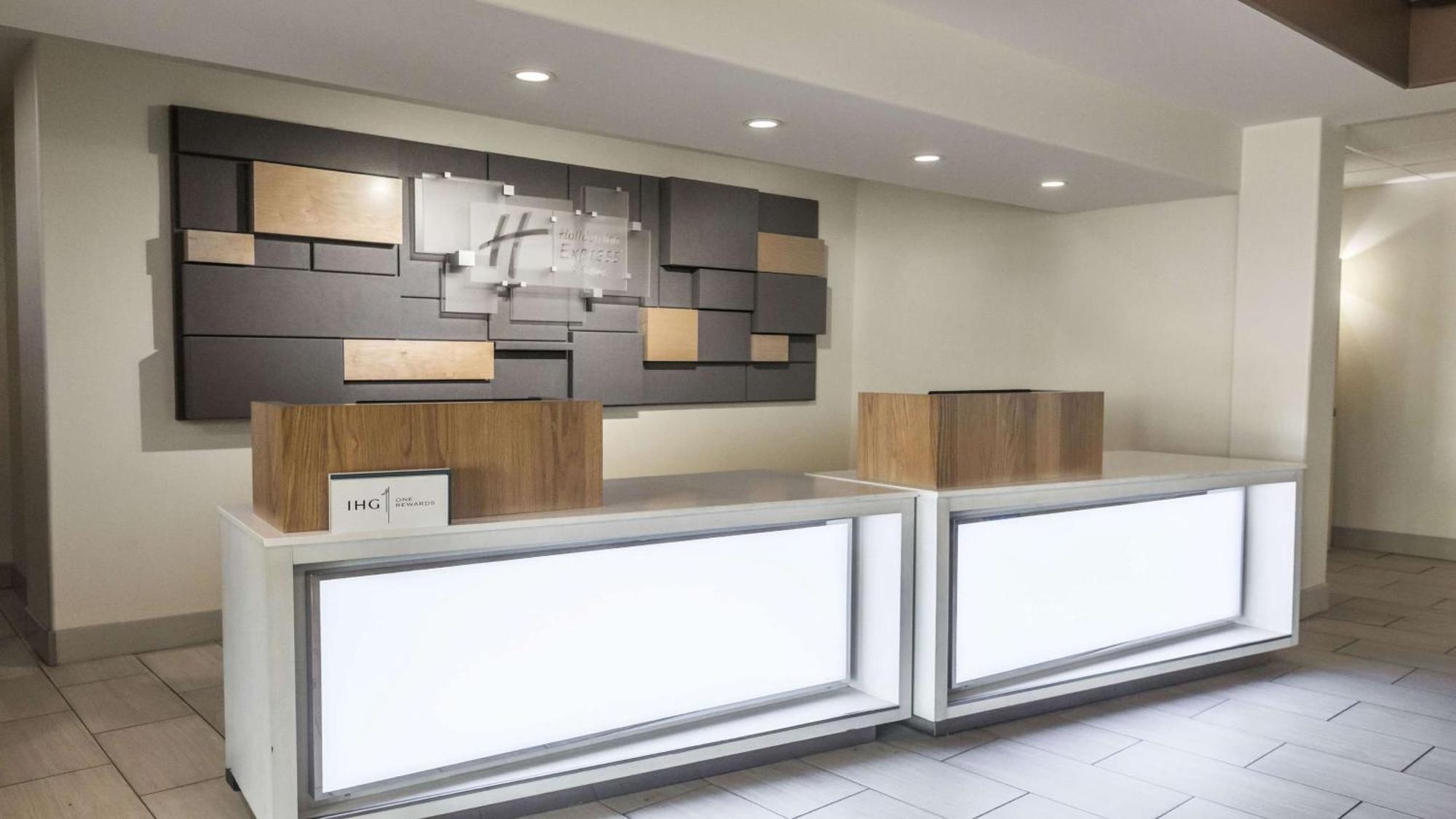 Holiday Inn Express & Suites-Regina-South By Ihg Екстериор снимка