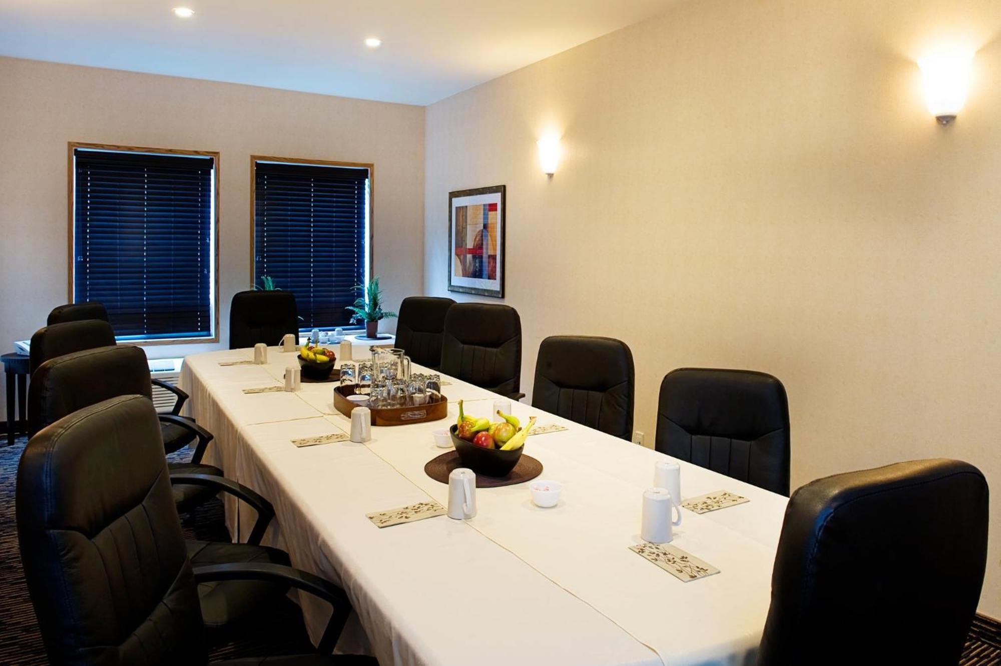 Holiday Inn Express & Suites-Regina-South By Ihg Екстериор снимка