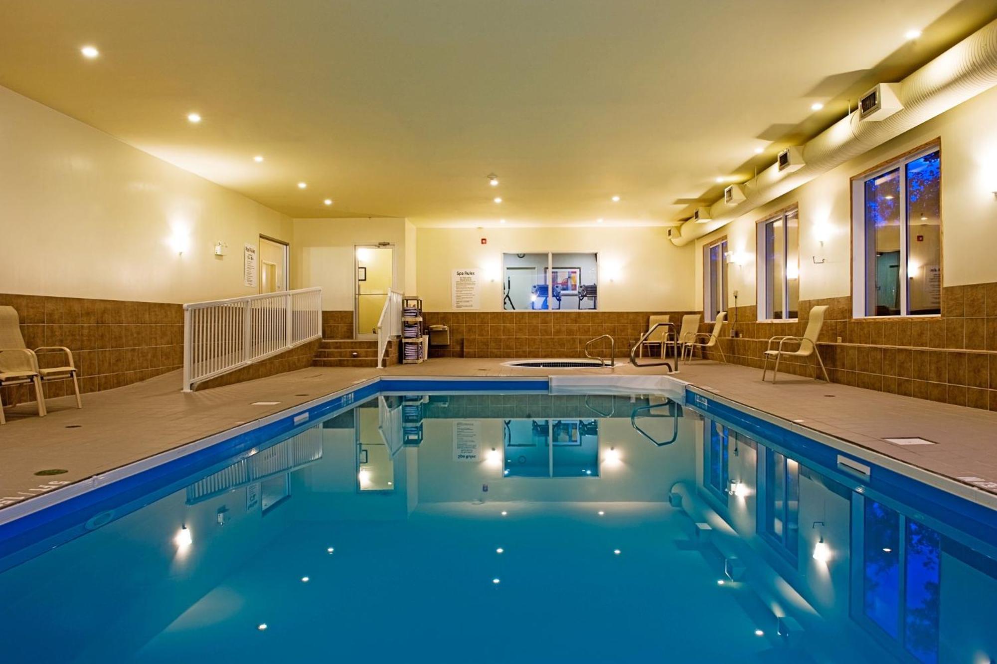 Holiday Inn Express & Suites-Regina-South By Ihg Екстериор снимка